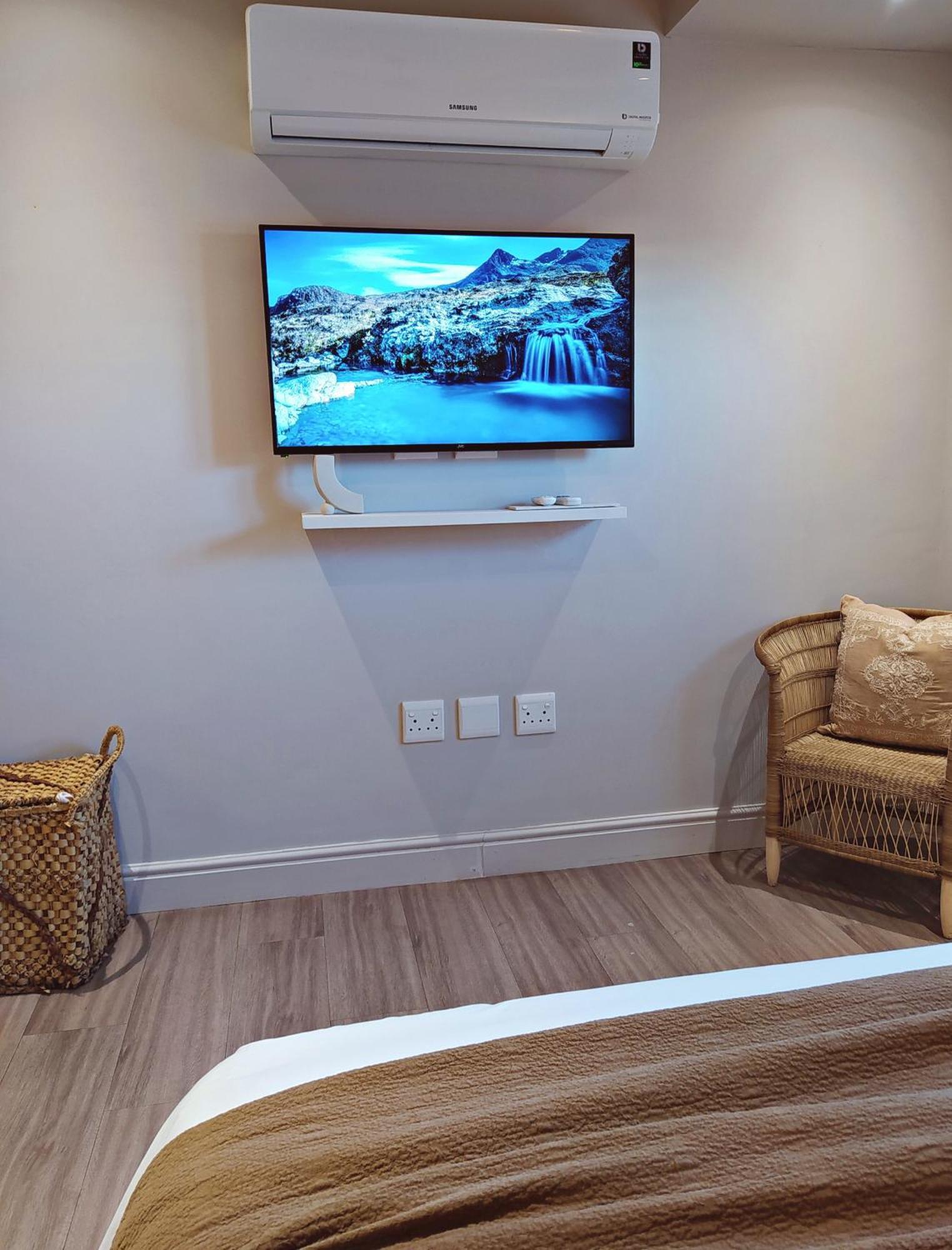 Apartment At Hermanus Waterfront Eksteriør bilde